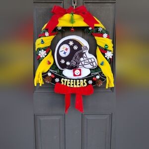 Wreath for Christmas representing the Pittsburgh Steelers
